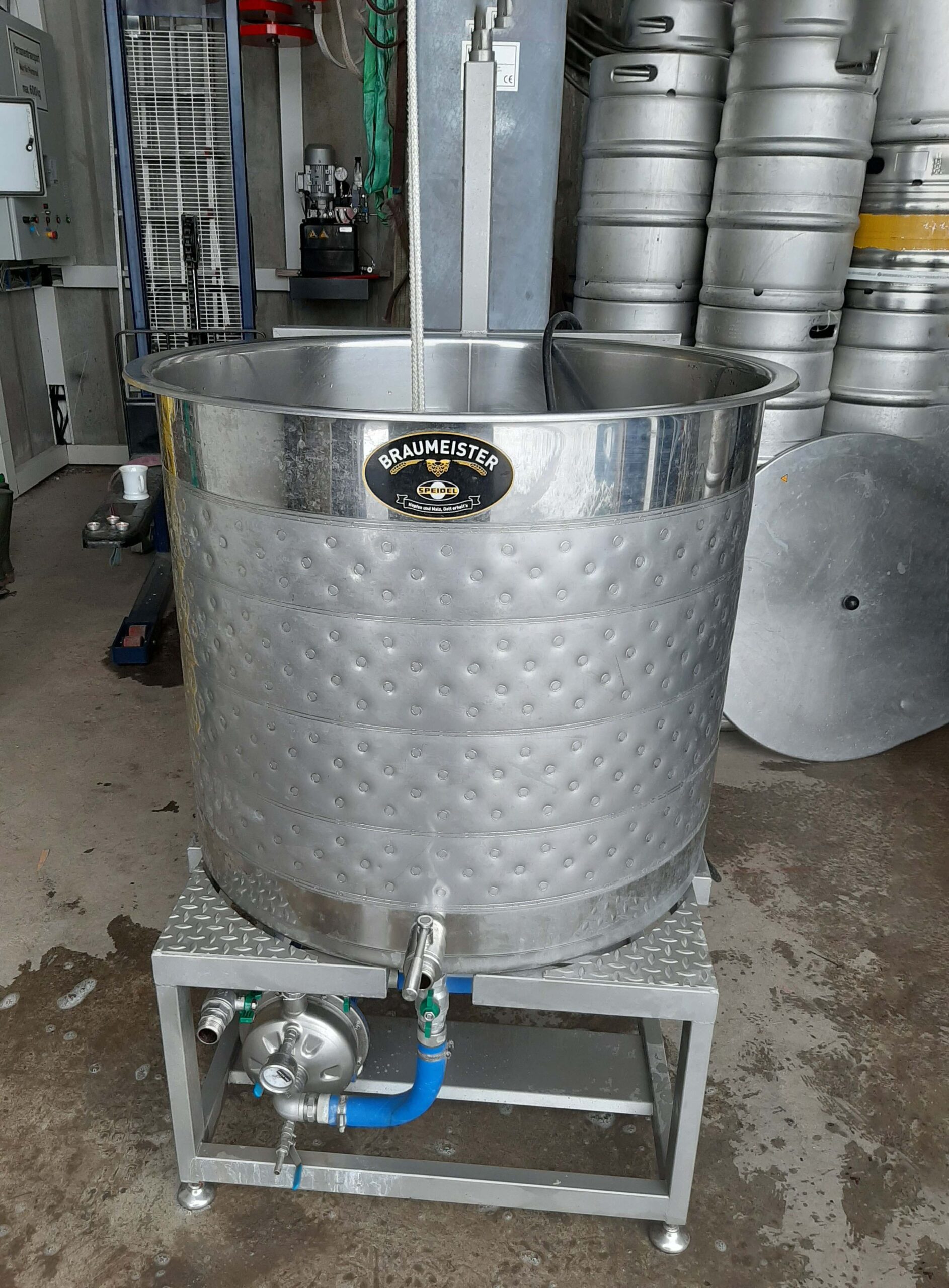 Kessel von der Seite web scaled