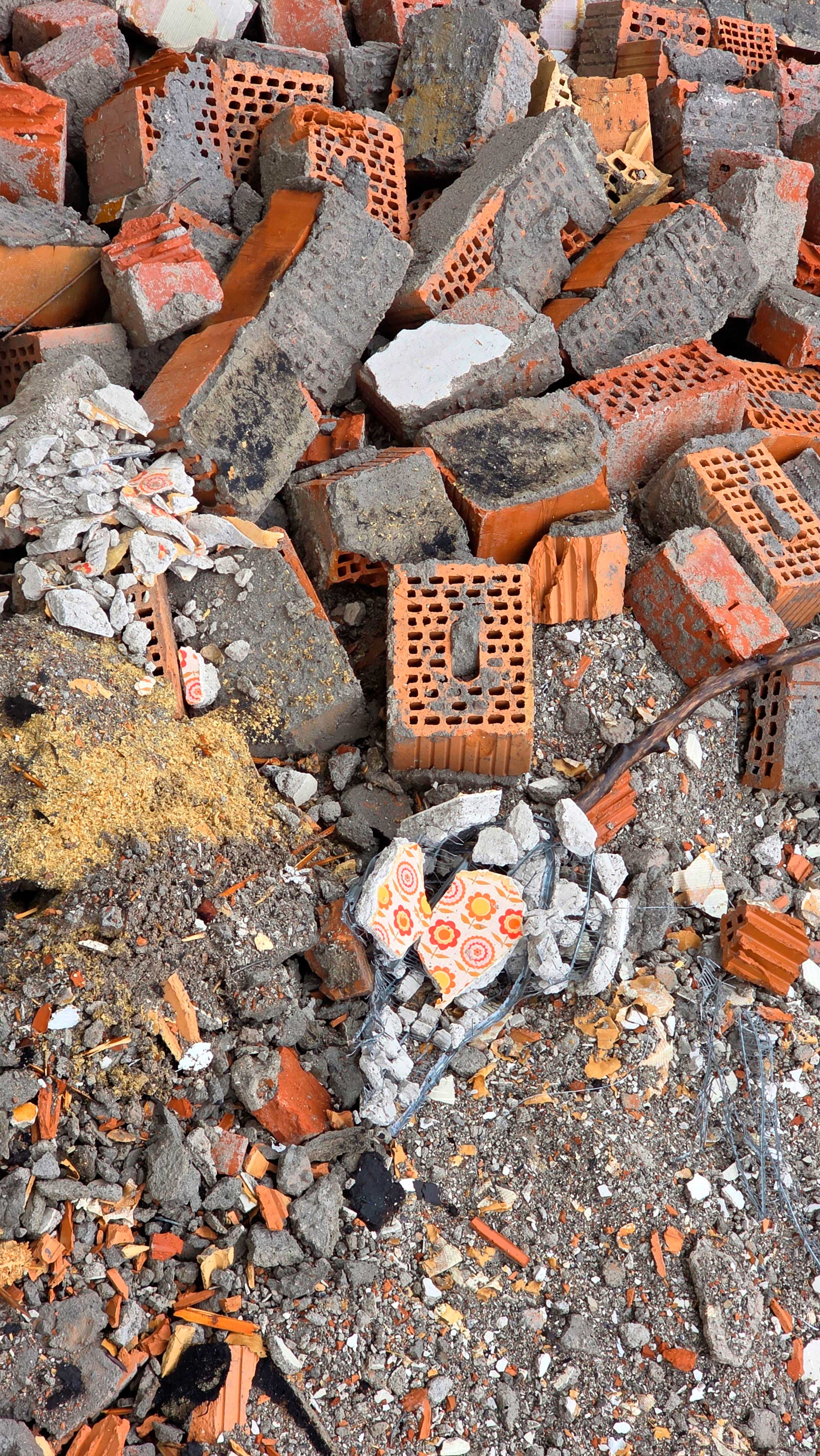 Steine im Container hoch web